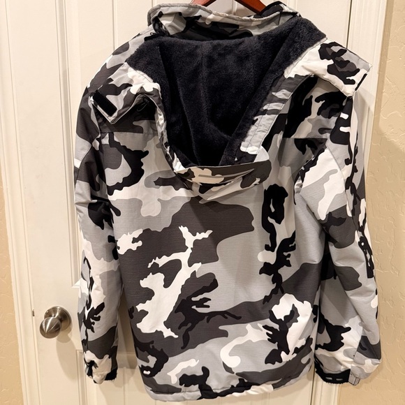 Suokeni Men's Black and Gray Camouflage Ski Jacket med - Picture 3 of 16